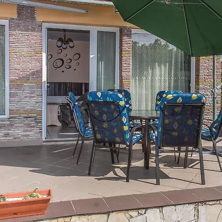 Amazing In W/ 3 Bedrooms